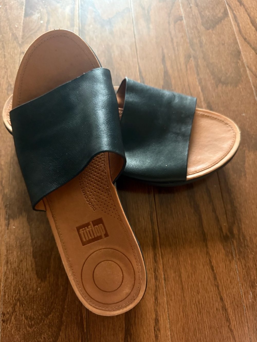 Fitflop Black Leather sola Slide Sandals with Tan Footbed size 7 us women’s